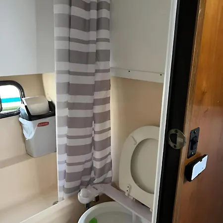Barco Muy Espacioso Con Dos Terrazas Centro!! *